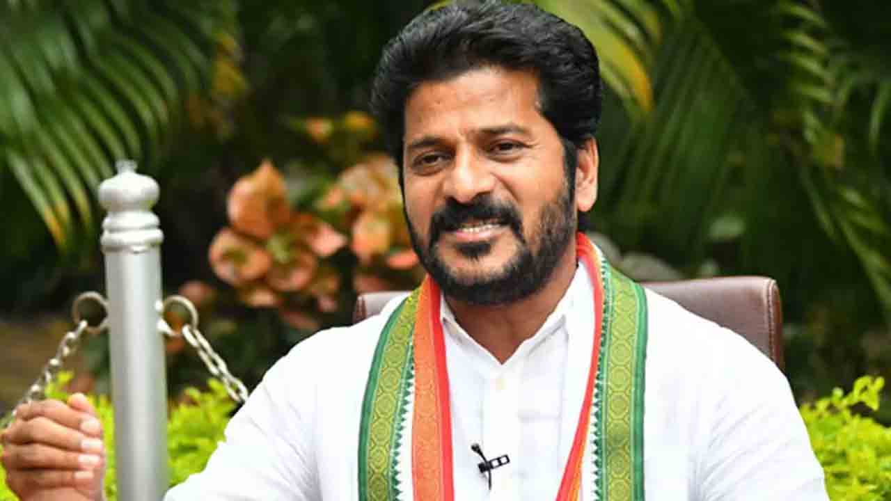Revanth Reddy | పోలీసుల‌పై అనుచిత వ్యాఖ్య‌లు.. రేవంత్ రెడ్డిపై కేసు న‌మోదు