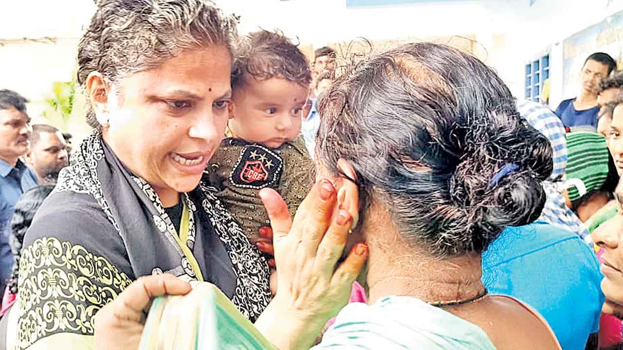 ఆపదలో అండగా ప్రభుత్వం