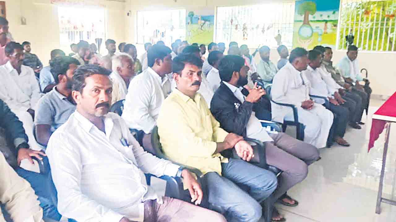 సాగును సంక్షోభంలోకి నెట్టింది చాలదా?