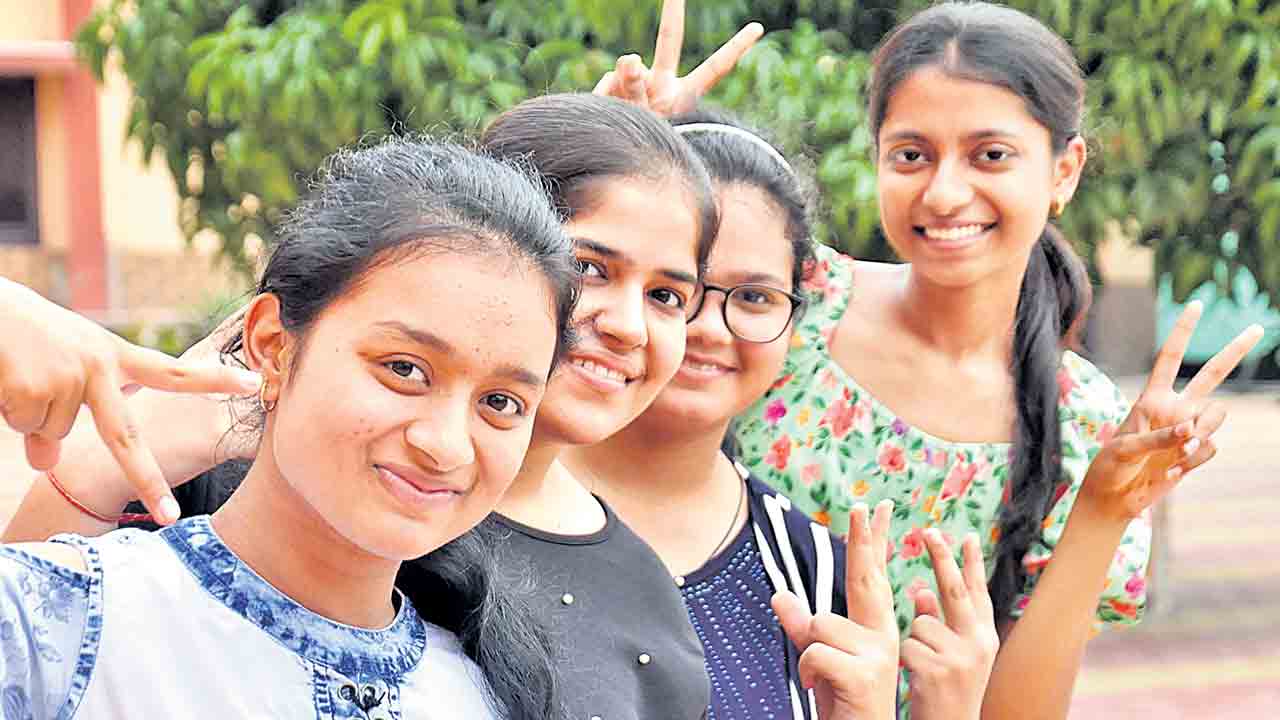 పదోతరగతిలో 80% పాస్