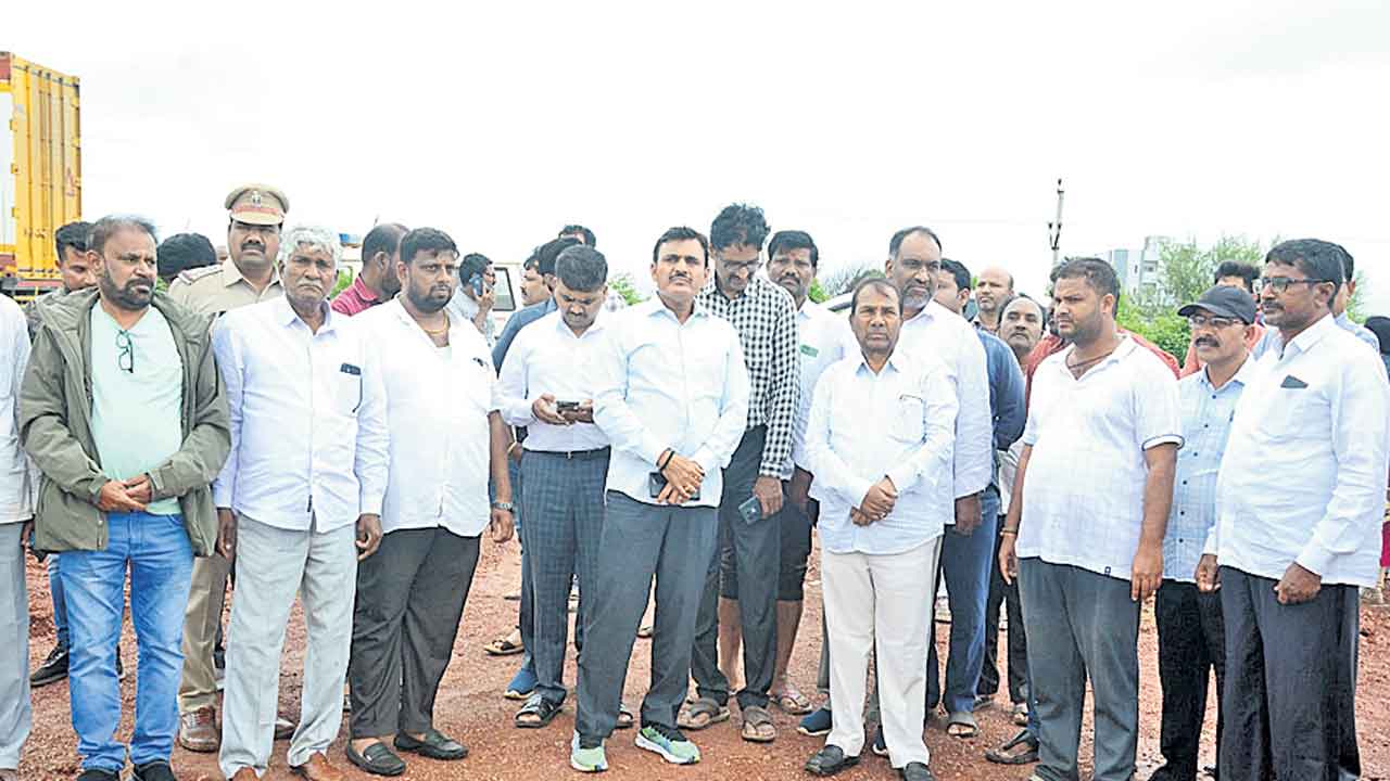 కొనసాగుతున్న వాన