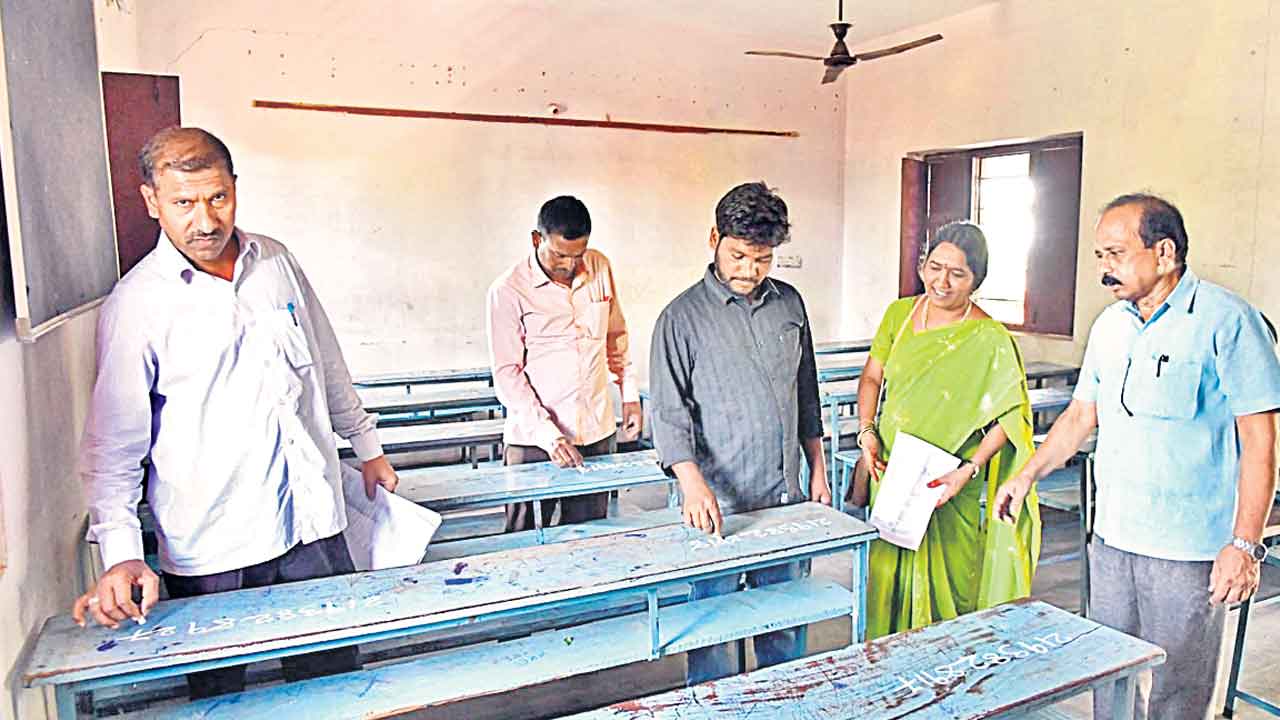 సర్కారు బడులకు ట్యాబ్లు