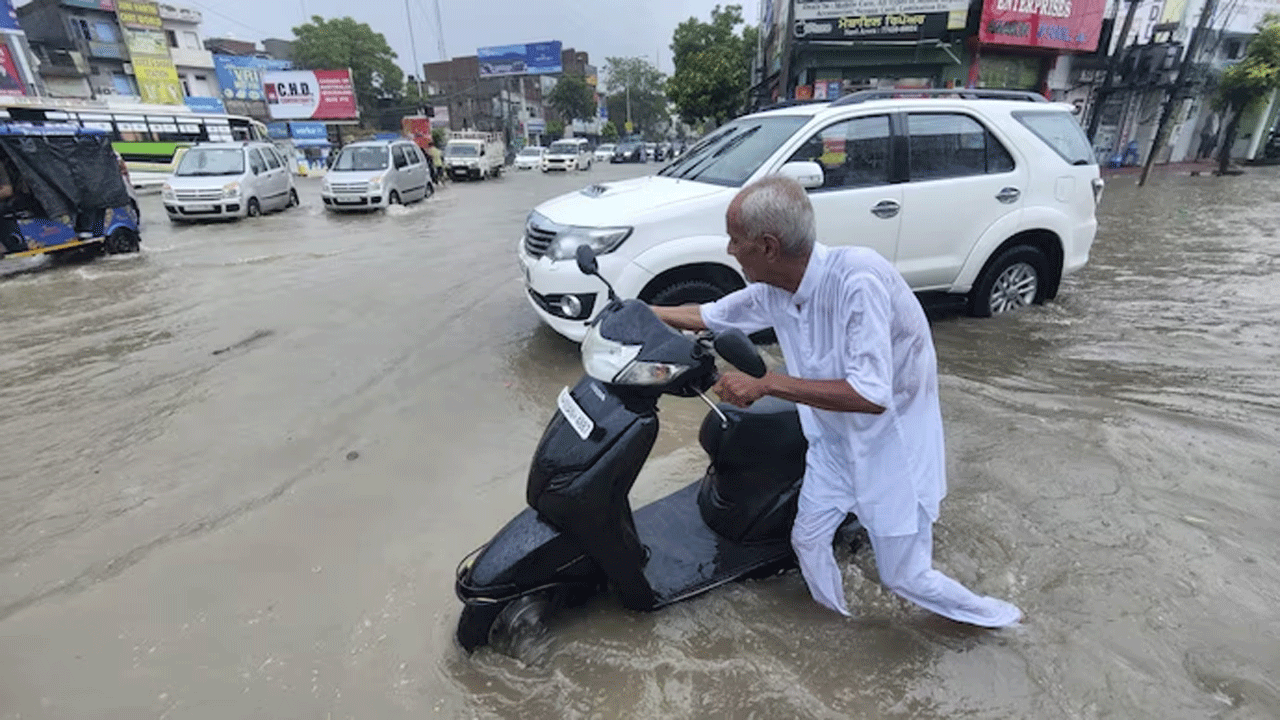 Heavy Rains | ఉత్త‌రాదిని వ‌ణికిస్తున్న వ‌ర్షాలు : హిమాచ‌ల్‌లో 5గురి మృతి..ఢిల్లీలో కుండ‌పోత‌