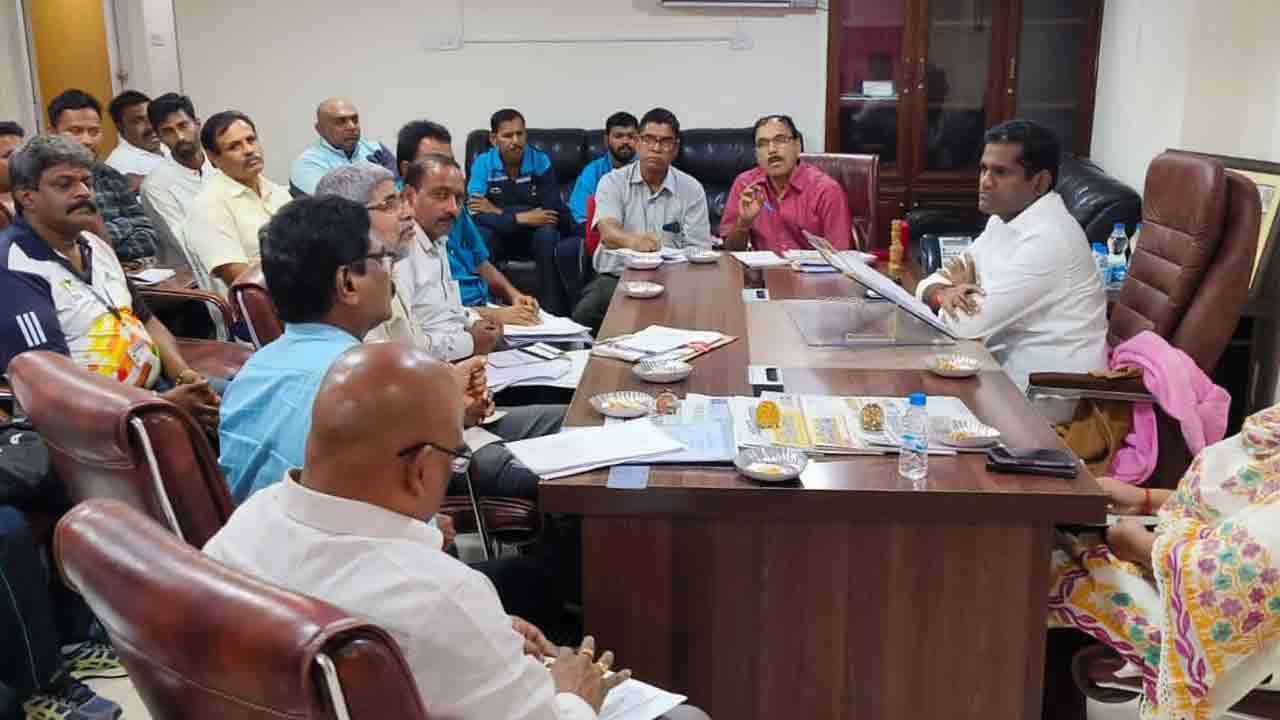 క్రీడా అకాడమీలు ఆదర్శంగా నిలువాలి