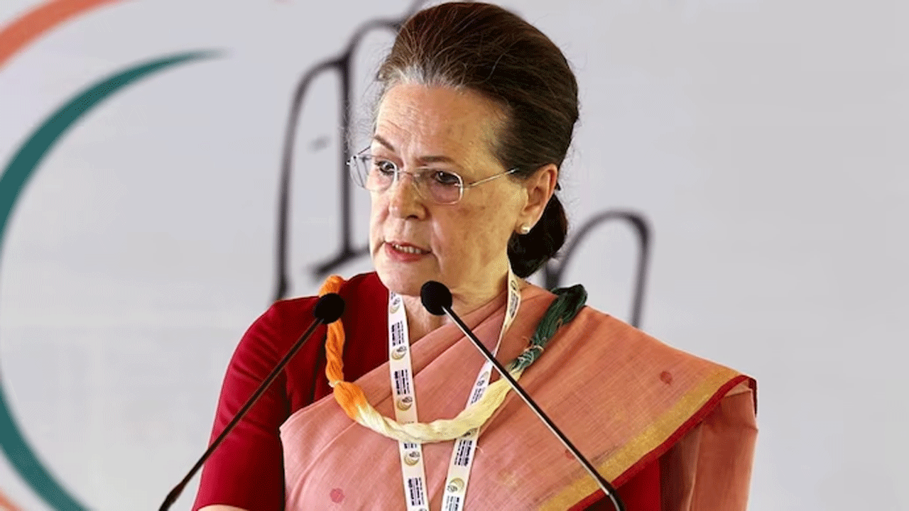 Sonia Gandhi | బెంగ‌ళూర్ భేటీకి 24 పార్టీల‌కు ఆహ్వానం : విప‌క్షాల స‌మావేశానికి హాజ‌రు కానున్న సోనియా గాంధీ