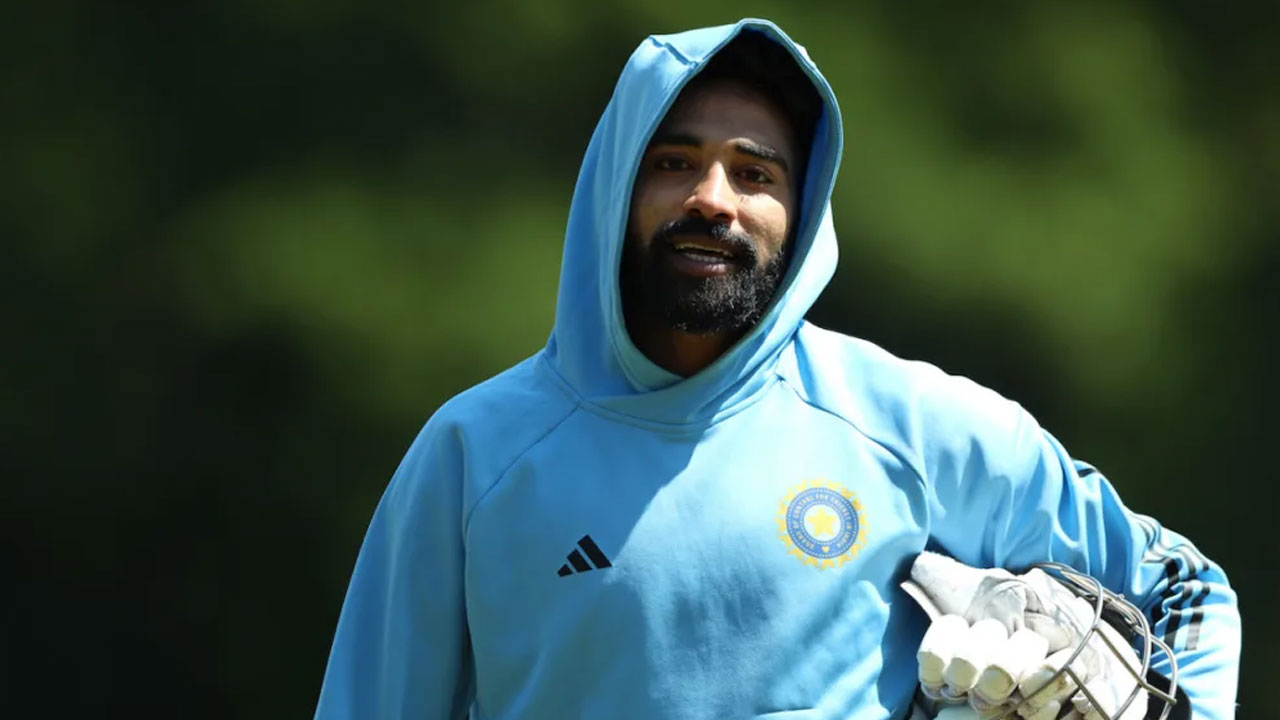 Bowler Siraj: సిరాజ్ కాలి మ‌డిమకు గాయం.. స్వ‌దేశానికి ప‌య‌న‌మైన పేస్ బౌల‌ర్