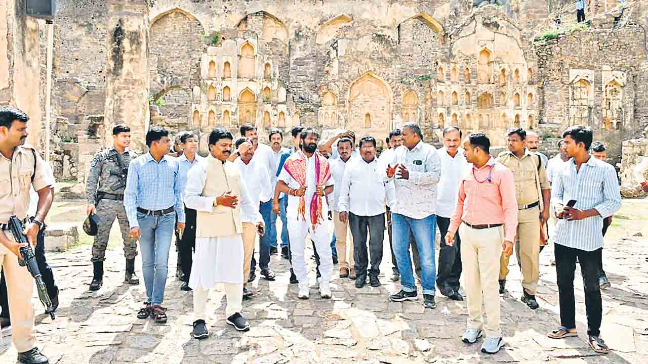 లైట్‌ షోకు ఆదరణ పెరిగేలా..