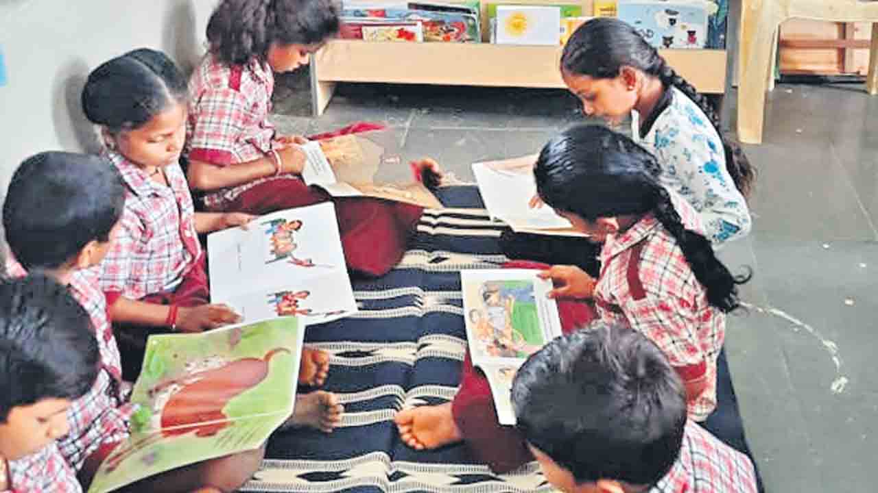 పుస్తక పఠనం పై పట్టు సాధించేలా..
