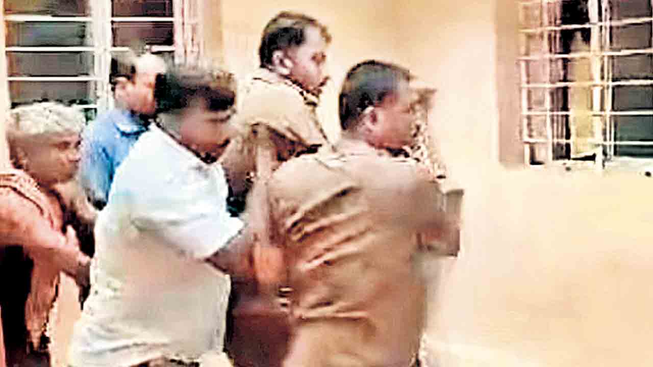 Karnataka | కర్ణాటకను కుదిపేస్తున్న బదిలీల అవినీతి.. కండక్టర్ సూసైడ్ నోట్‌లో కాంగ్రెస్ మంత్రి పేరు