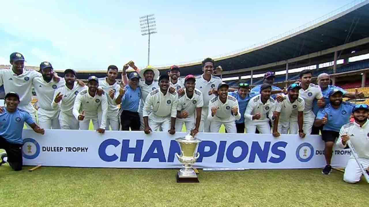 Duleep Trophy | ఫైన‌ల్లో త‌డ‌బడిన వెస్ట్‌జోన్‌.. 14వ‌ సారి టైటిల్ నిల‌బెట్టుకున్న సౌత్ జోన్