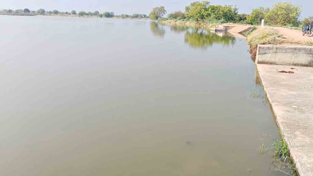Taalella Pond