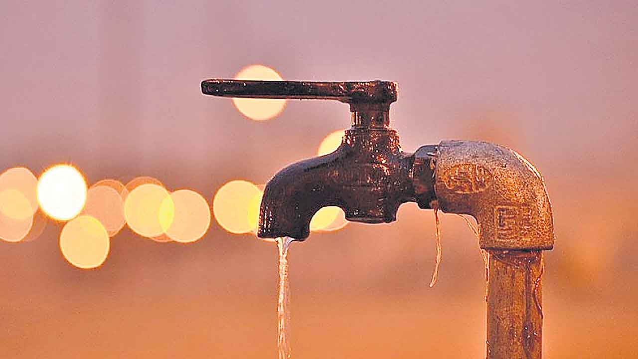 Contaminated Water | కలుషిత నీరు తాగి.. సుమారు వంద మందికి అస్వస్థత