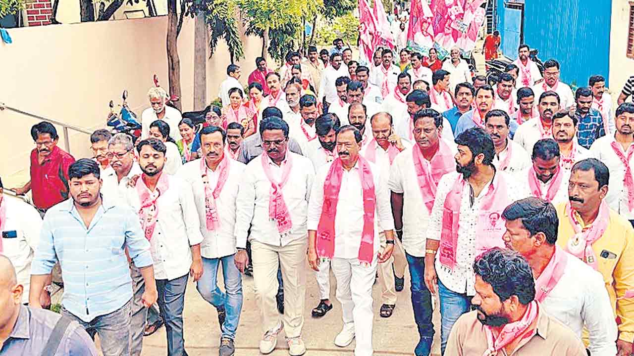 ప్రతి డివిజన్‌లో దశలవారీగా అభివృద్ధి పనులు