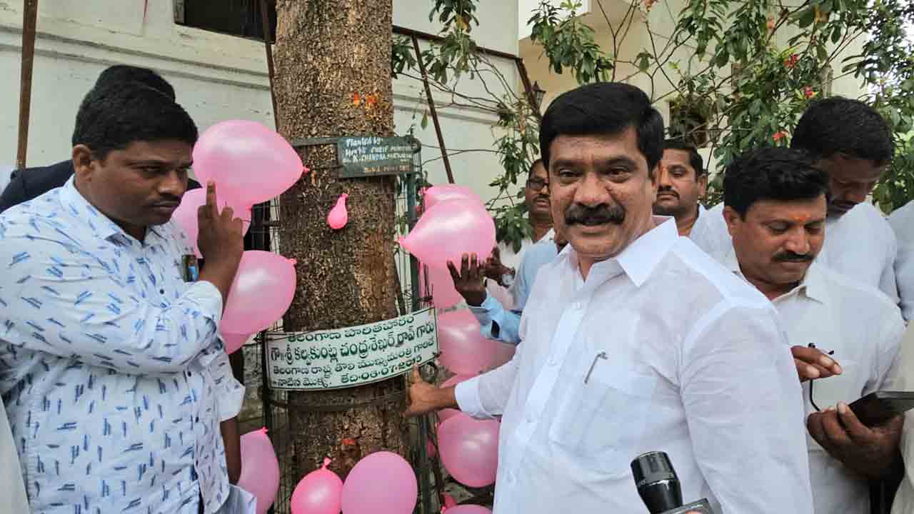 Harithaharam | చెట్టుకు పుట్టిన రోజు వేడుక చేసిన మంత్రి వేముల