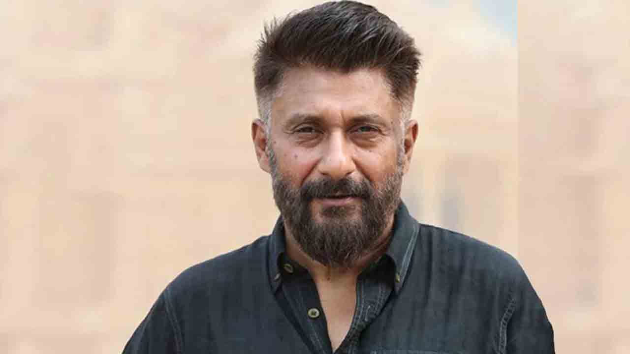 Vivek Agnihotri | ఇండిగో ఎయిర్‌ లైన్స్‌పై వివేక్‌ అగ్నిహోత్రి ఆగ్రహం