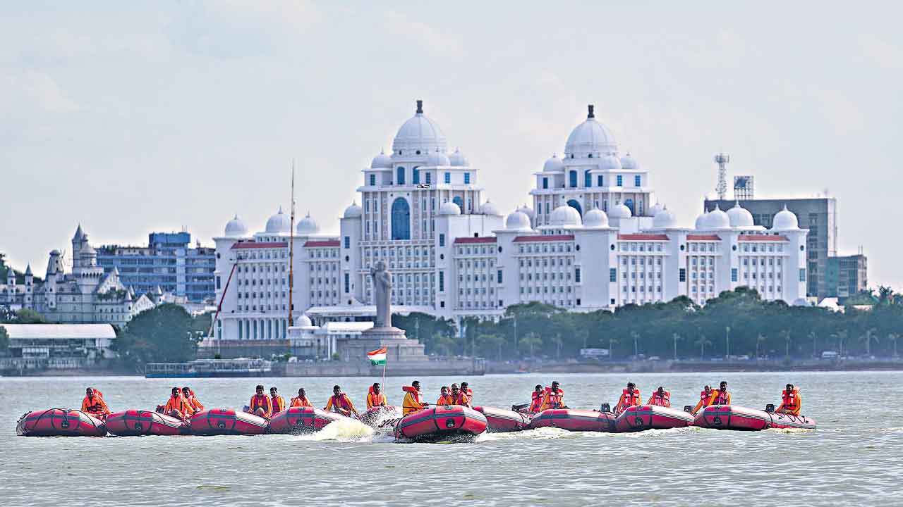 ఏడాదిన్నరలో 890 మందిని రక్షించాం