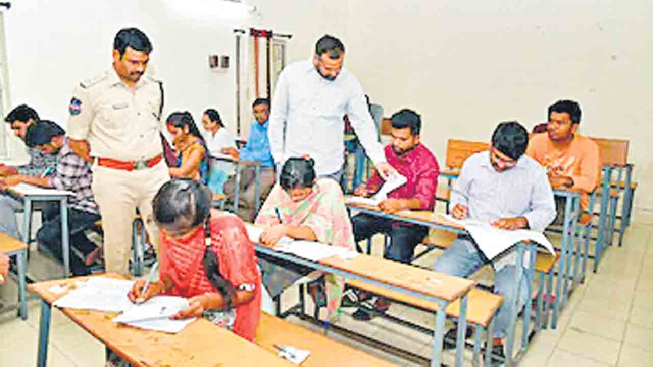 Group-1 Prelims | గ్రూప్‌-1లో 8 ప్రశ్నలు పూర్తిగా తొలగింపు.. 2 ప్రశ్నలకు ఆప్షన్స్‌ మార్పు