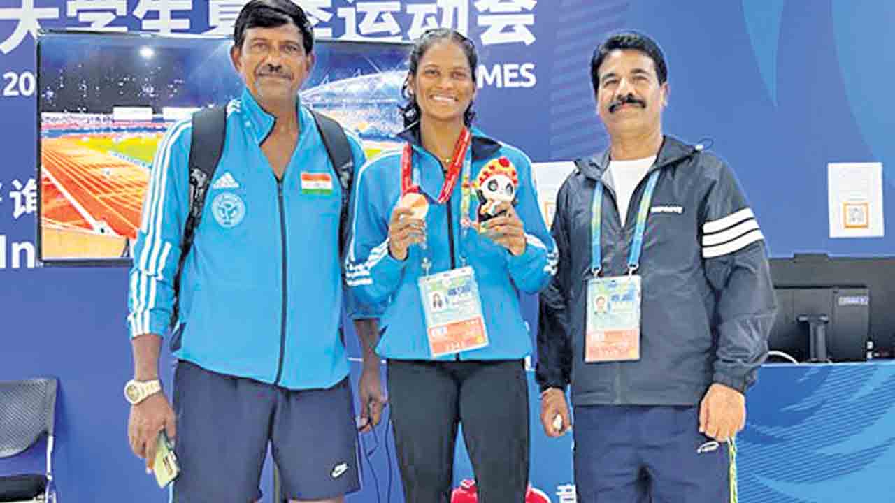 ప్రపంచ యూనివర్సిటీ గేమ్స్‌లో భారత్‌ పతక జోరు.. ఒక్కరోజే ఇండియాకు రెండు రజతాలు
