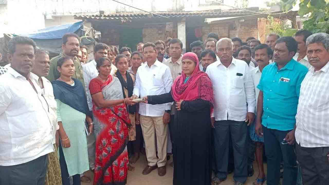 సర్కారు బీమా.. రైతులకు ధీమా