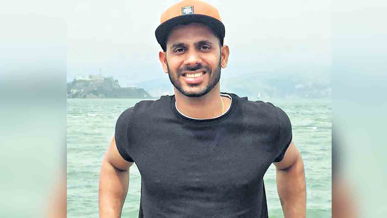క్రికెట్కు బెంగాల్ మంత్రి మనోజ్ గుడ్బై.. అన్ని ఫార్మాట్లకు రిటైర్మెంట్