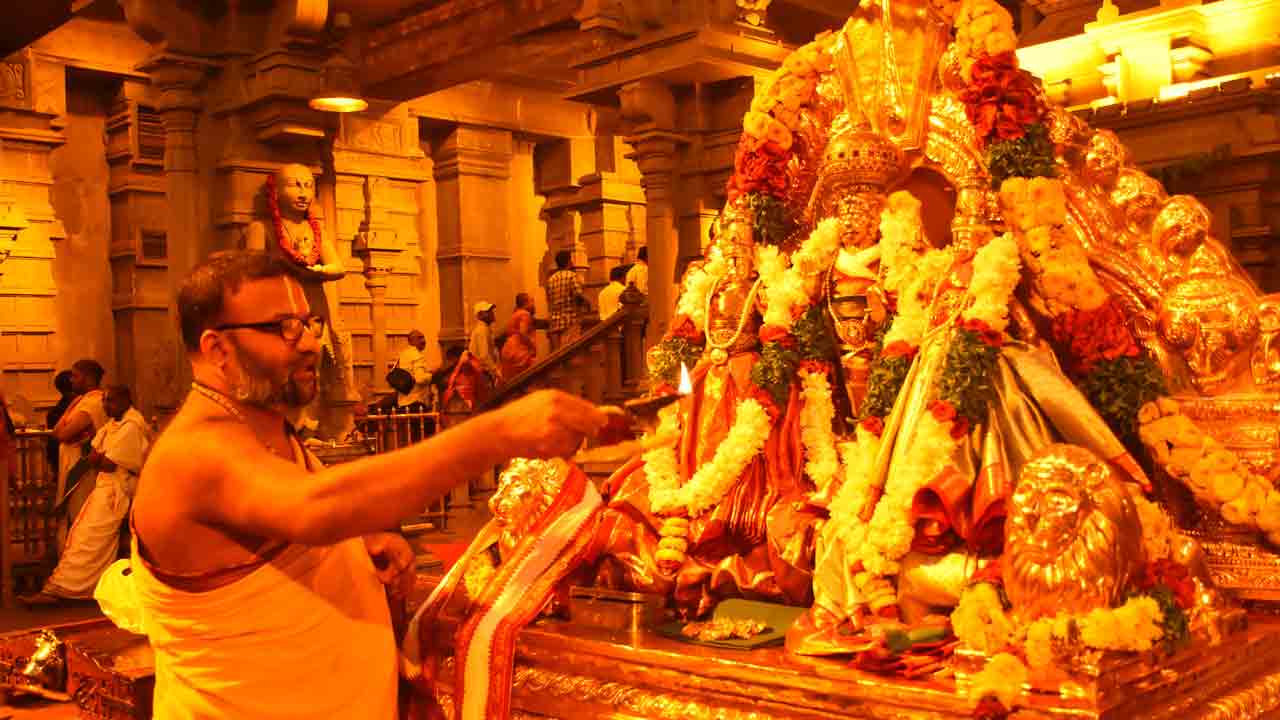 యాదగిరీశుడికి నిత్యారాధనలు