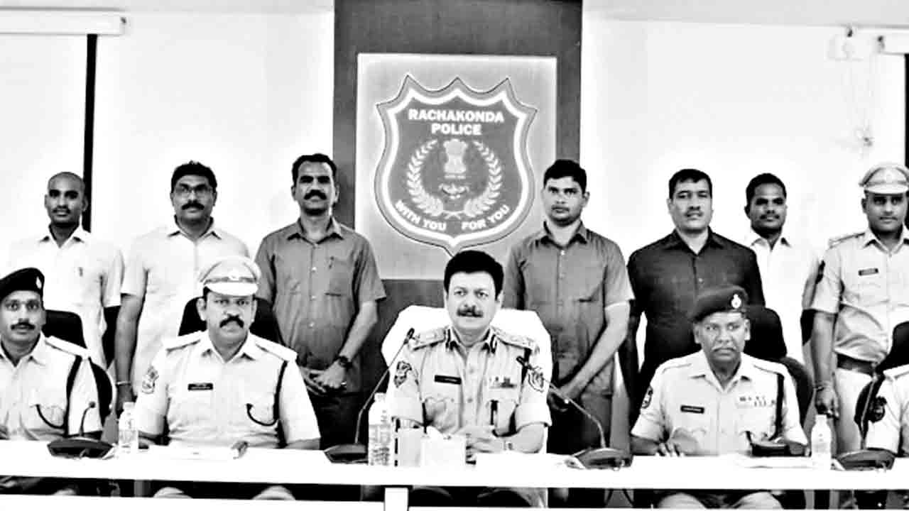 మత్తు..గ్యాంగ్‌ల అరెస్ట్‌