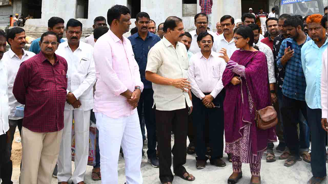 కళాక్షేత్రం పనుల్లో వేగం పెంచాలి