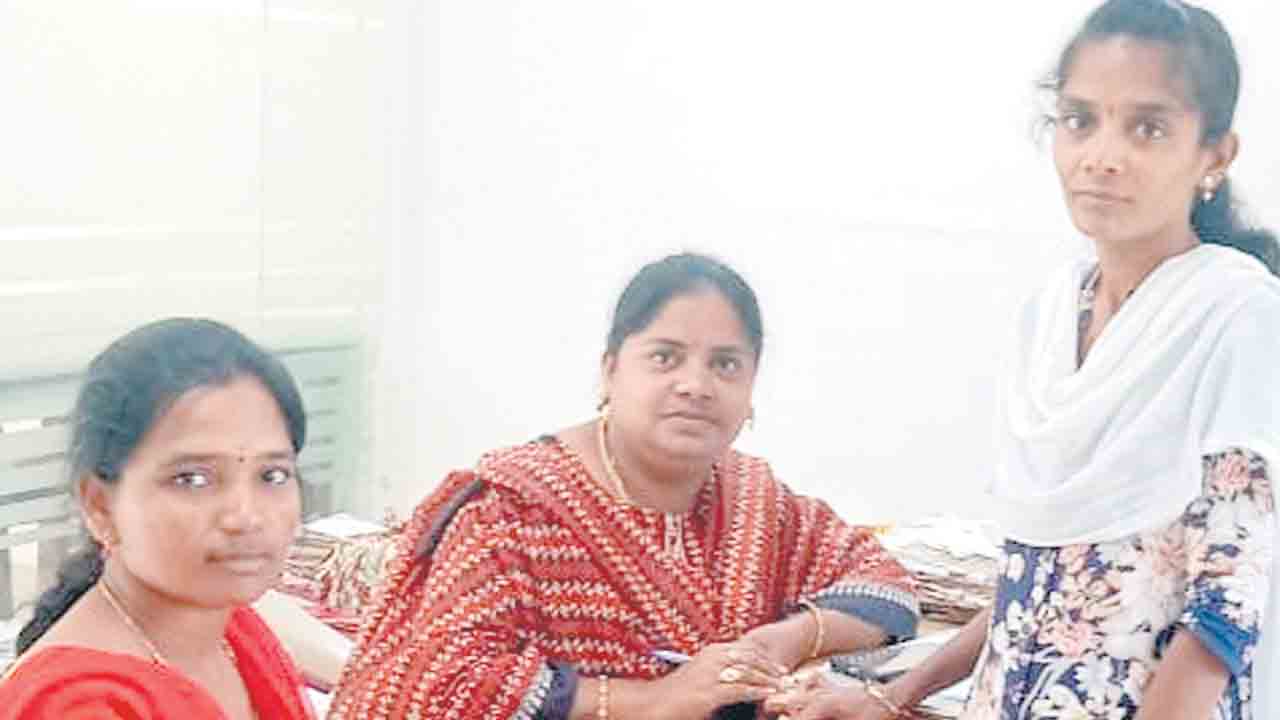 వీఆర్‌ఏల సర్దుబాటుకు లైన్‌ క్లియర్‌