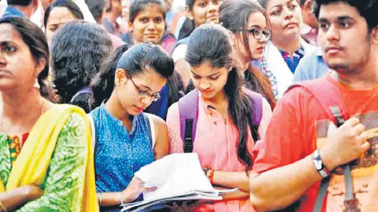 ఇంజినీరింగ్‌లో 13 వేల సీట్లు ఖాళీ