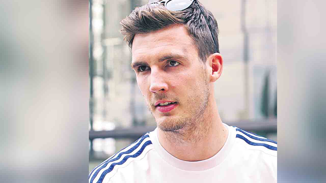 ఫిన్‌ వీడ్కోలు