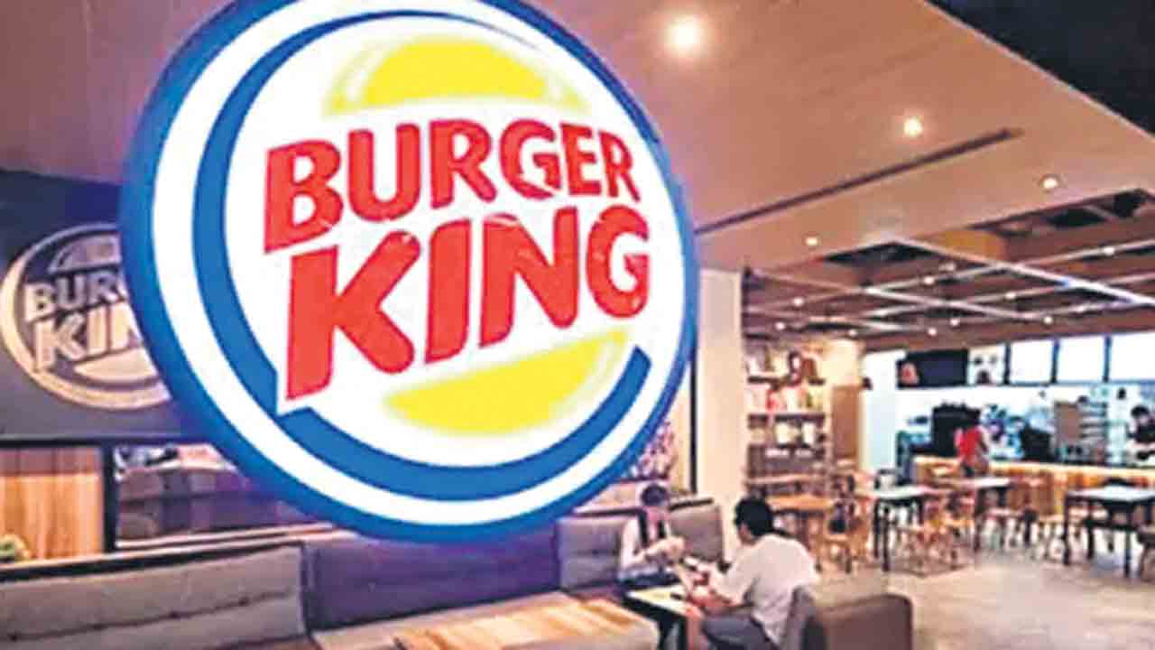 Tomato | కూరగాయల ధరలతో బెంబేలు.. ఇకపై ఫుడ్‌లో టమాట వాడలేమని చేతులెత్తేసిన బర్గర్‌ కింగ్