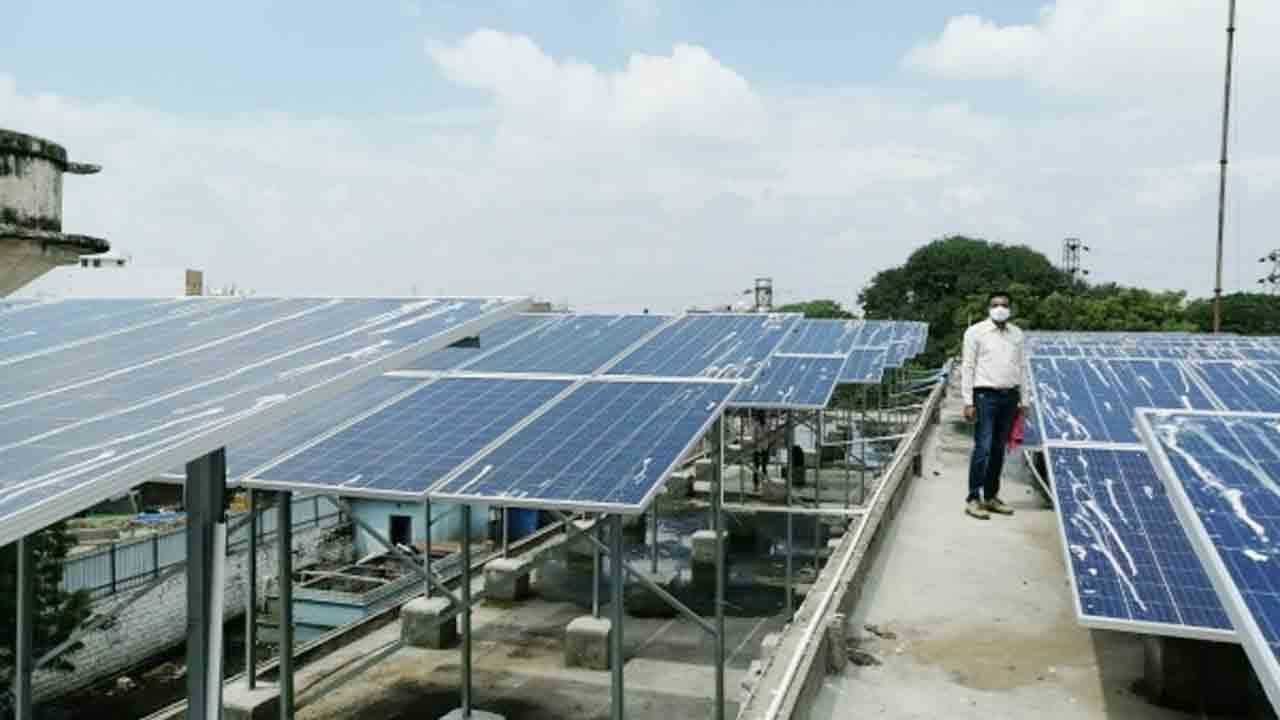 కలెక్టరేట్లలో సోలార్‌ విద్యుత్తు ప్లాంట్లు