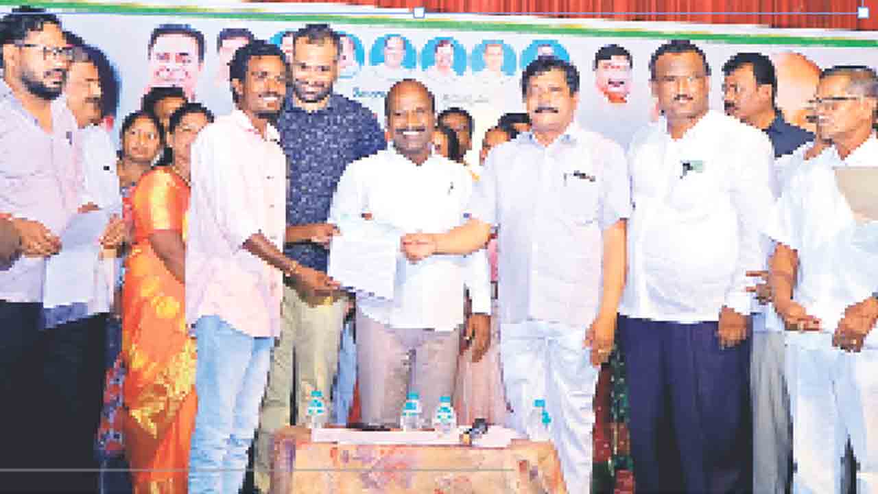 బీసీ బాంధవుడు సీఎం కేసీఆర్‌