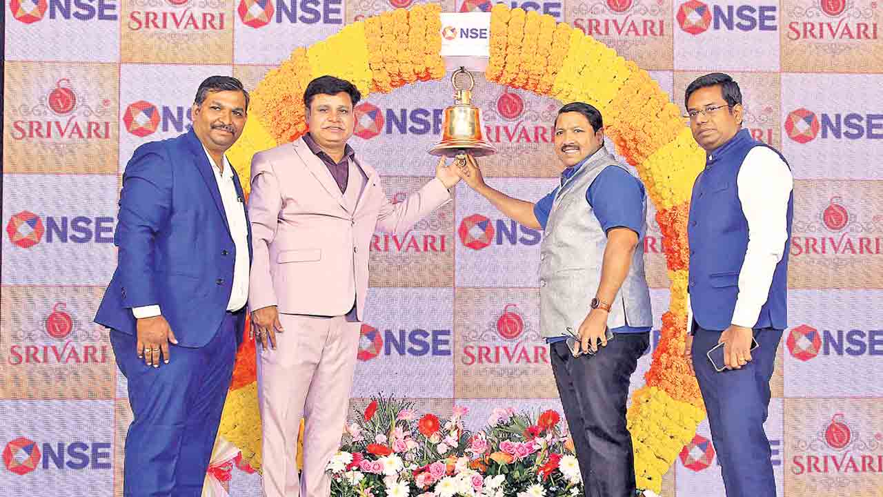 శ్రీవారి షేర్ల లిస్టింగ్‌ అదిరింది