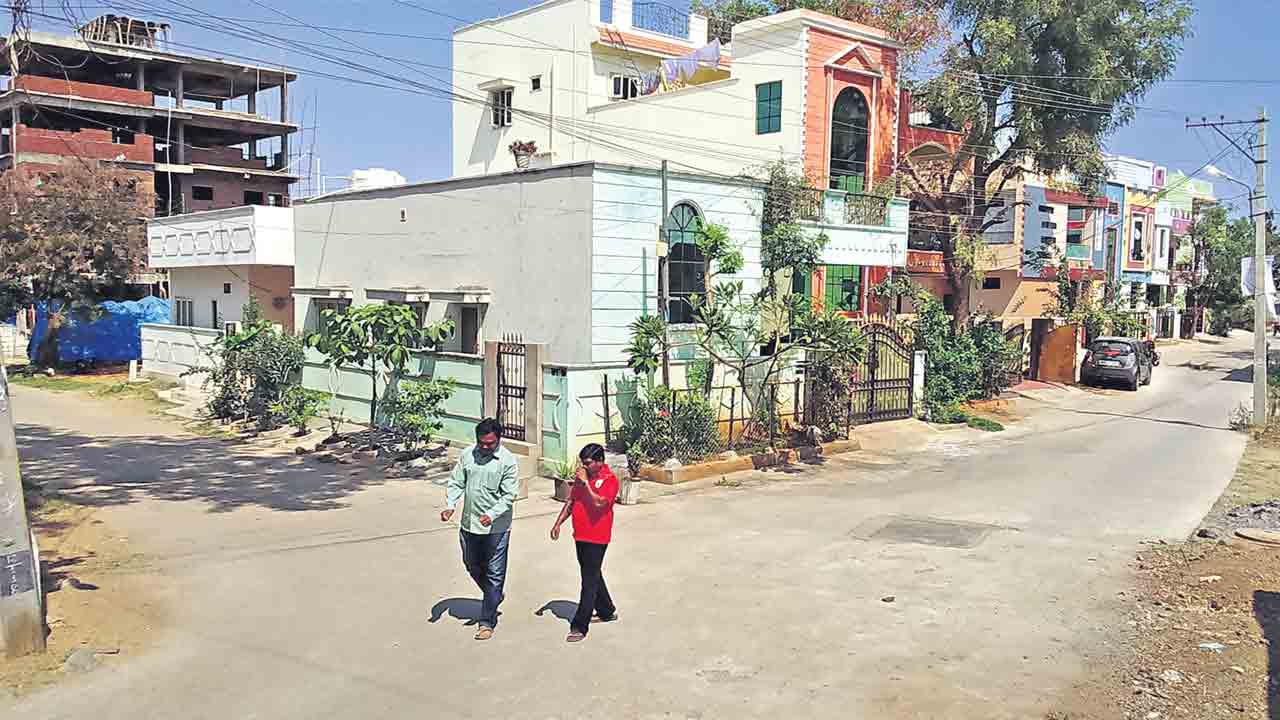 కాలనీ సంఘాలకు లైన్‌ క్లియర్‌