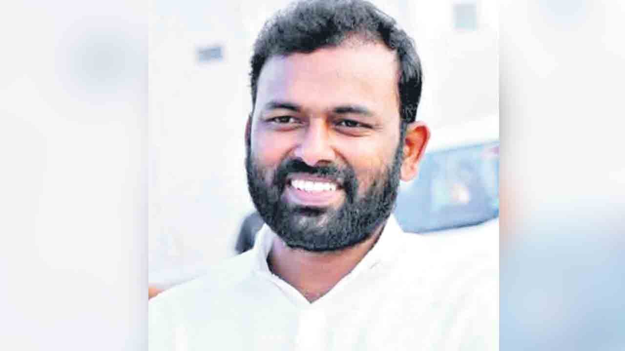 అర్వింద్‌ లోక్‌సభ సభ్యత్వాన్ని రద్దు చేయాలి