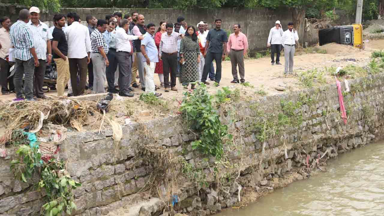వరద నష్టం రూ.450 కోట్లు