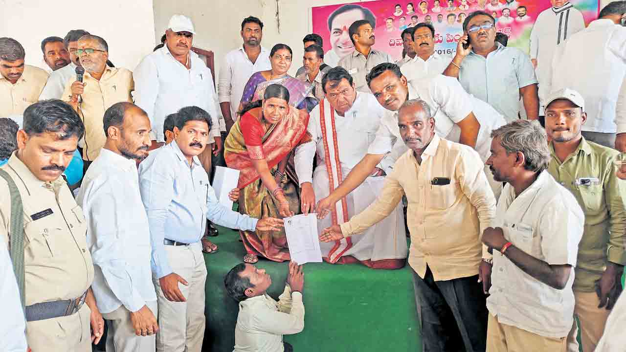 పింఛన్లు తెలంగాణలోనే అత్యధికం