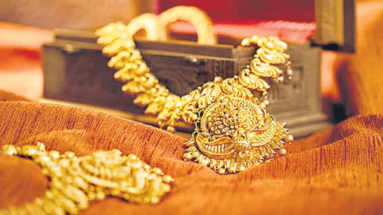 Gold Rate | రాఖీ పండుగ ముందు బంగారం ధరలకు రెక్కలు.. 60 వేలకు చేరిన పసిడి
