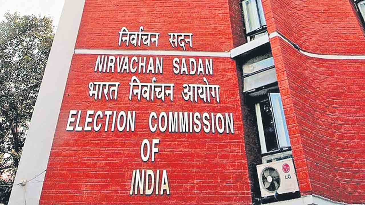 ఎన్నికల సంఘానికి ఎసరు