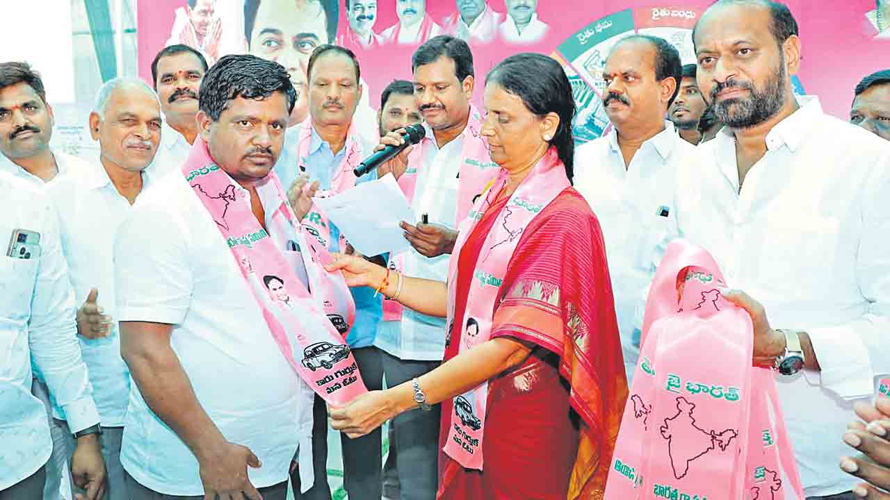 మత రాజకీయాలకు చోటులేదు