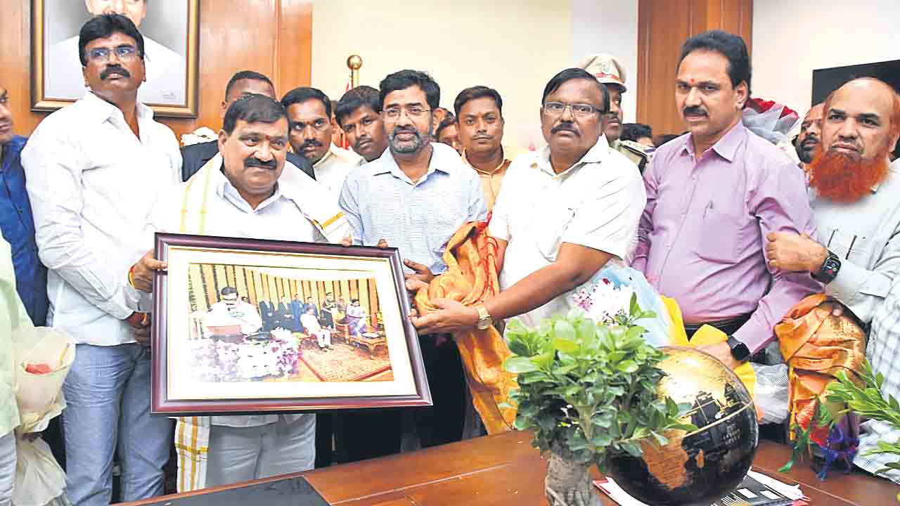 మంత్రిగా పట్నం బాధ్యతలు