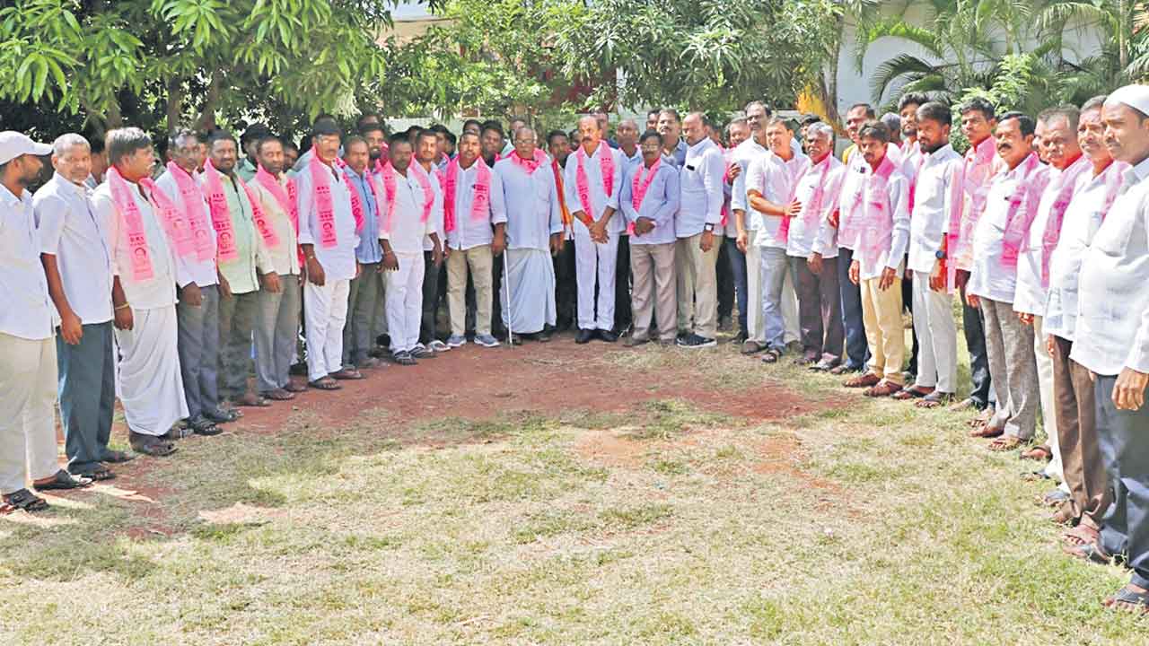 బీఆర్‌ఎస్‌లో భారీగా చేరికలు