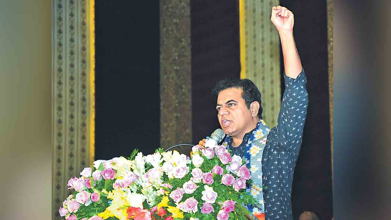 చేనేత సంబురం..నేతన్నలకు వరం