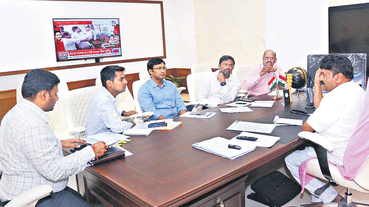 సెప్టెంబర్‌ 2 నుంచి పేదలకు డబుల్‌ ఇండ్లు పంపిణీ