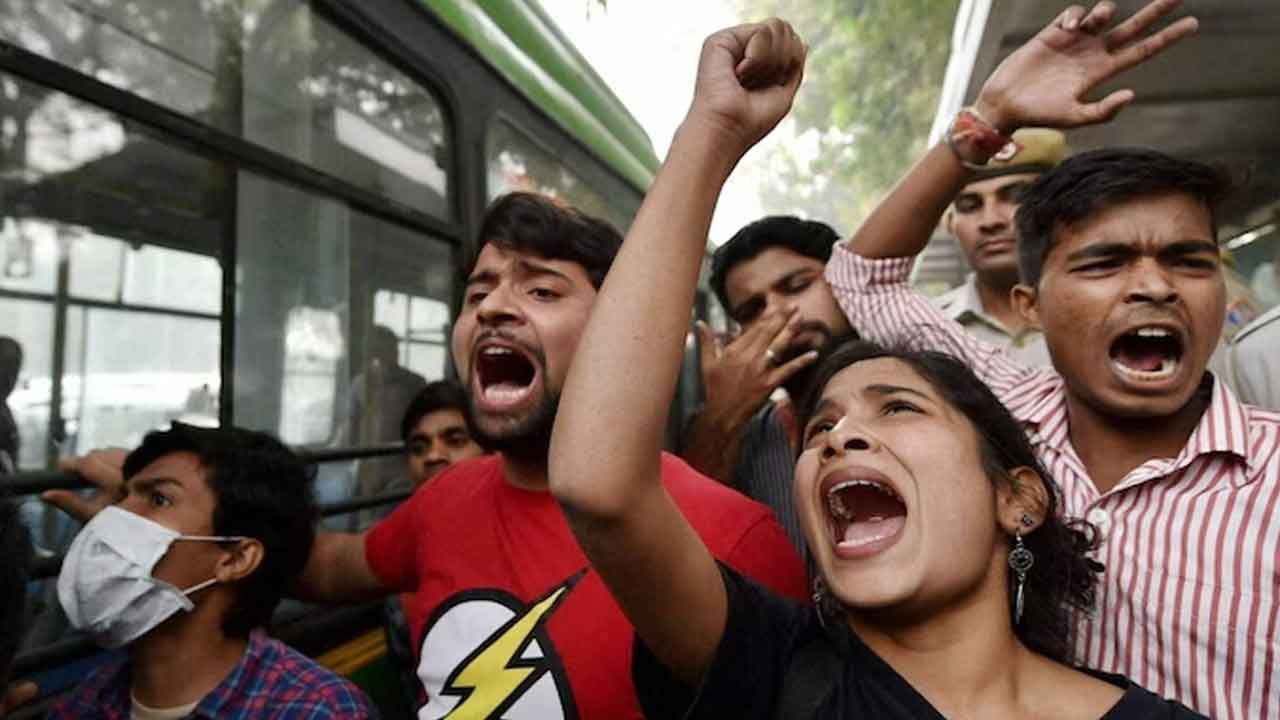 నీట్‌కు వ్యతిరేకంగా డీఎంకే నిరాహార దీక్షలు