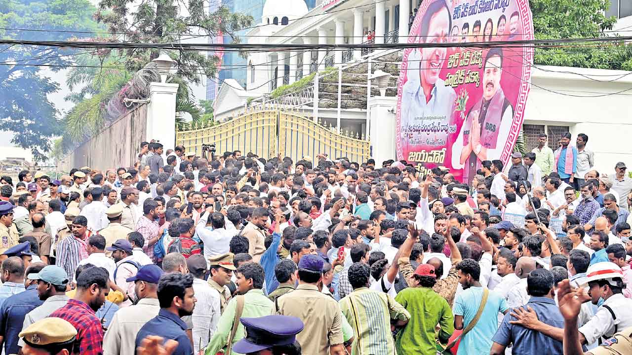 అభ్యర్థులు లేరు.. ఆదరణ కరువు