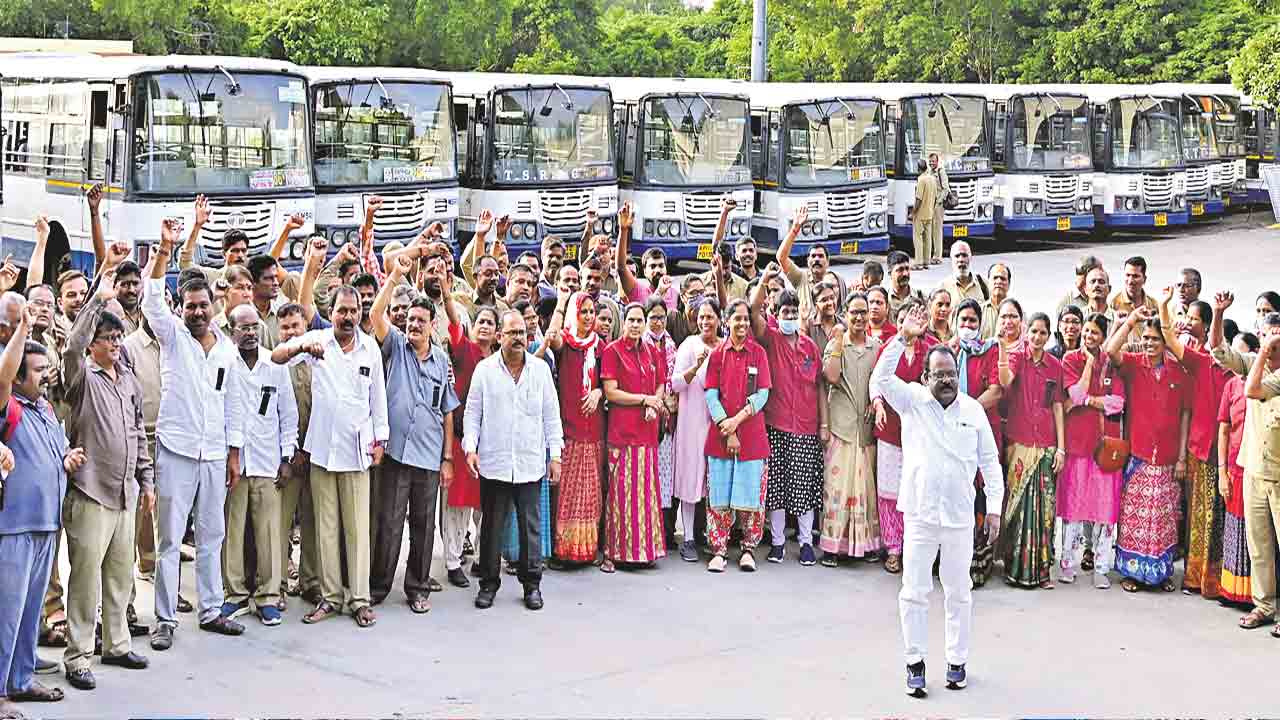 కదం తొక్కారు