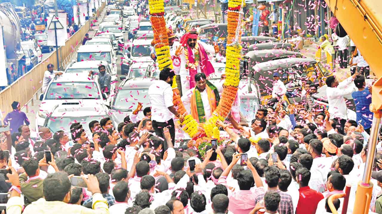 ఎమ్మెల్యే మహేశ్‌రెడ్డికి ఘన స్వాగతం