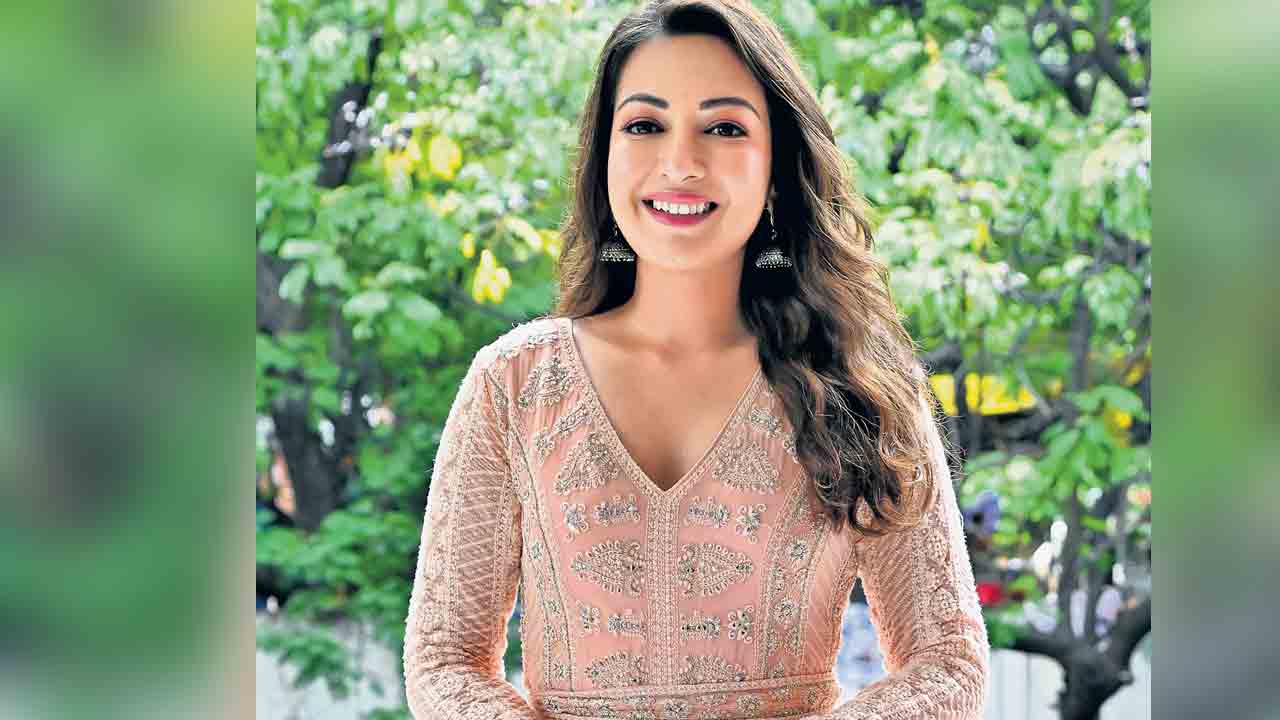 హైలెస్సా.. థెరీసా!